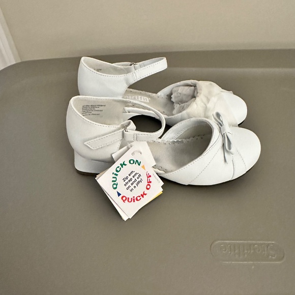 Girls Spring Easter Dress Shoes Size 13 W White NWT in box - Picture 3 of 5